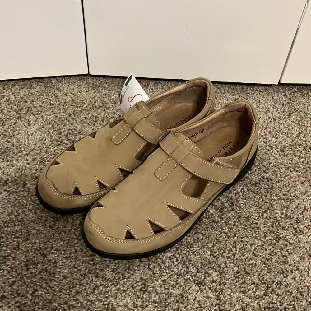 Brand New Fisherman Sandals sz 9